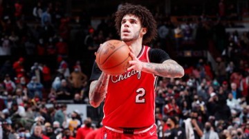 爱游戏体育app下载-鲍尔膝伤要歇6到8周，公牛的东部第一还能保住吗？