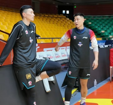 爱游戏手机版-高诗岩真自律！刚结束国家队就归队合练，4号球队赴广州备战补赛|山东队|世预赛|比赛|约翰逊|琼斯_新浪体育_新浪新闻